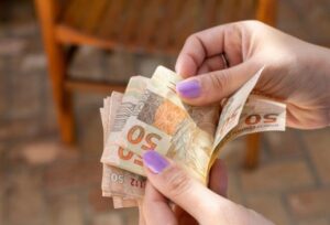 Confira algumas dicas para criar o hábito de poupar para a aposentadoria